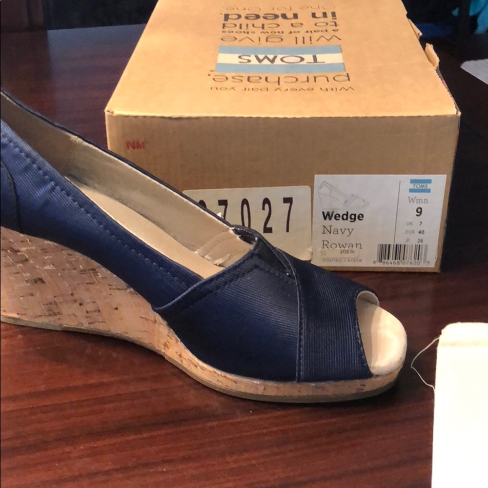 TOMS wedge “navy Rowan”